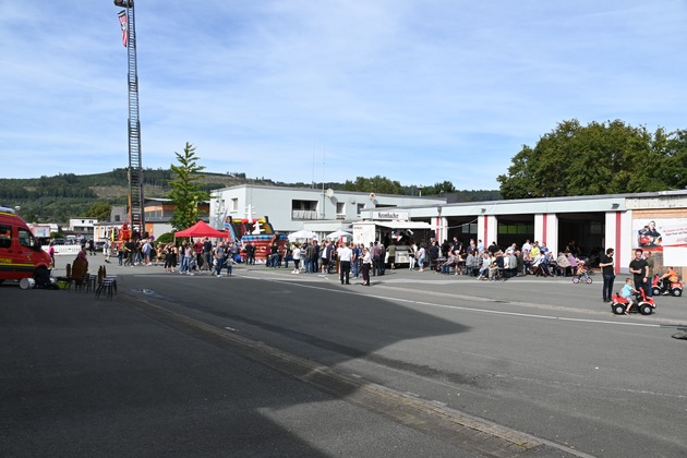 FF Olsberg: Kartoffelbraten beim Löschzug Bigge - Olsberg