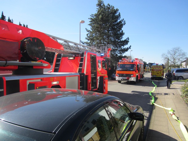 FW-MH: Einsatzreicher Vormittag für die Feuerwehr Mülheim an der Ruhr