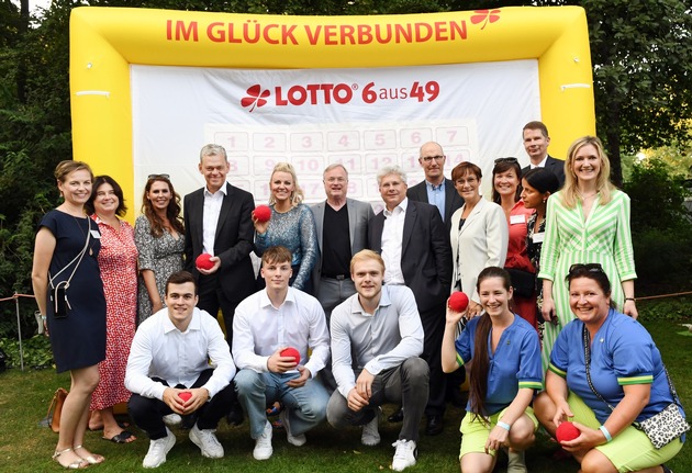 Im Glück verbunden: Bundespräsident besucht LOTTO in Deutschland beim Bürgerfest