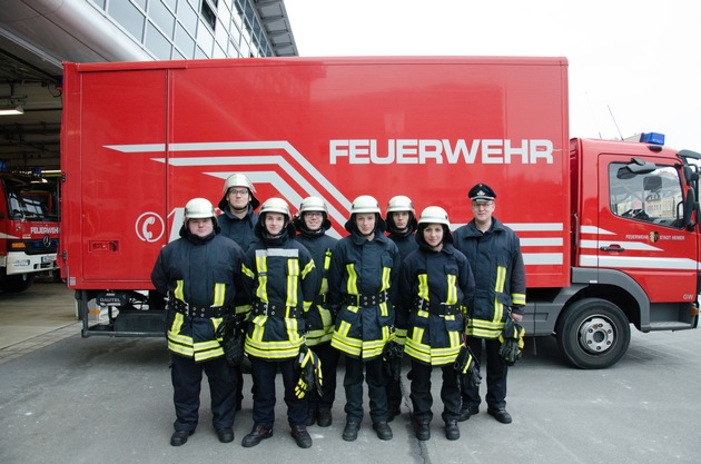 FW Menden: Erfolgreicher Abschluss der Feuerwehr-Grundausbildung