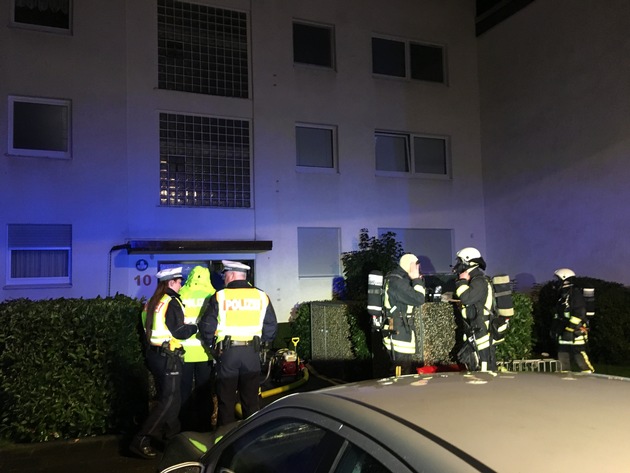 FW-GL: Wohnungsbrand mit Menschenrettung in Bergisch Gladbach - Lückerath