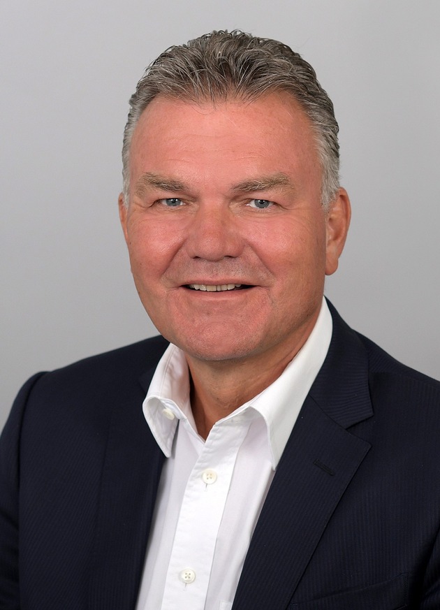 Crowdfox gewinnt McKinsey-Berater und ehemaligen Chief Procurement Officer von RWE als Senior Advisor