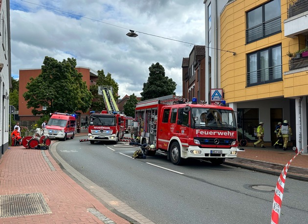 FW Osterholz-Scharm.: Wohnungsbrand in der Innenstand von Osterholz-Scharmbeck