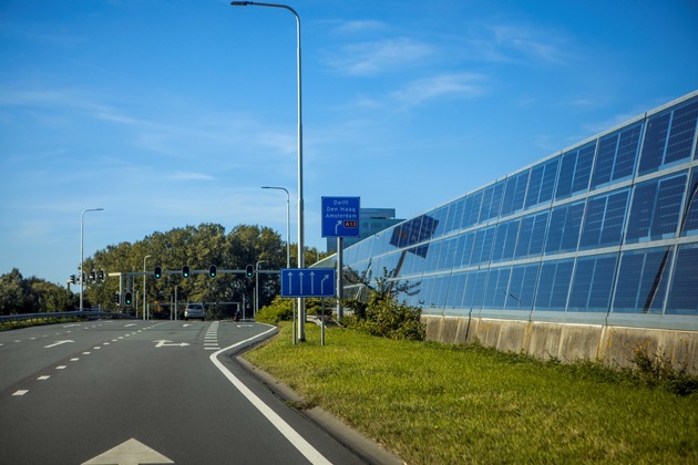 Wie aus Autobahnen Solarkraftwerke werden