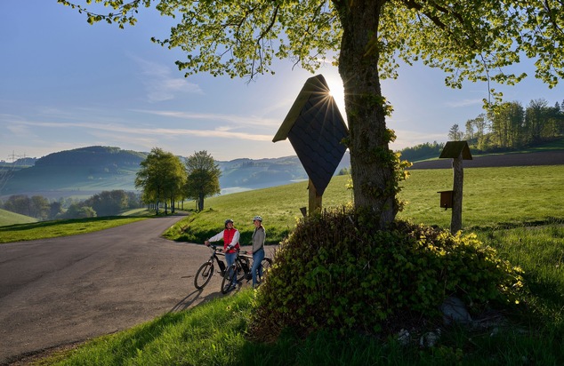 Mit dem Fahrrad auf der Suche nach Stille, Weite und Sinn – neue Dorfkirchen-Radroute im Schmallenberger Sauerland