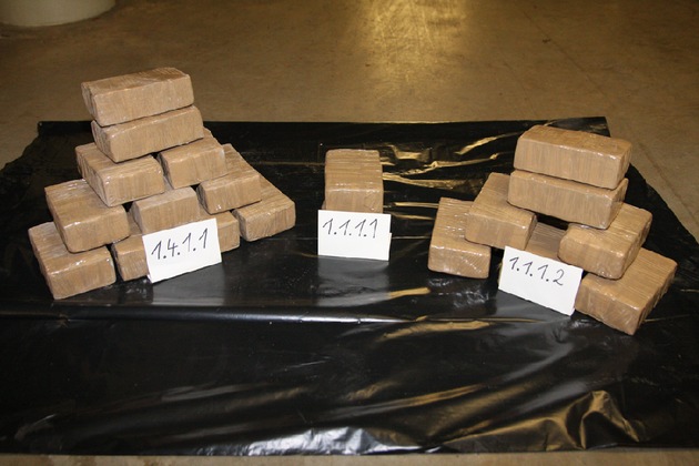 POL-F: 090204 - 0135  Frankfurt/Offenbach:  13 kg Heroin im Wert von 1.000.000 EUR sichergestellt - Fünf Festnahmen