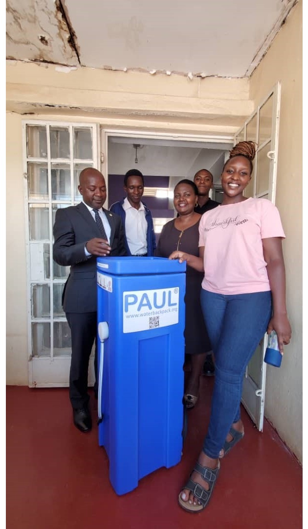 Studierende aus Deutschland und Uganda unterstützen Flüchtlinge mit Wasserfiltern