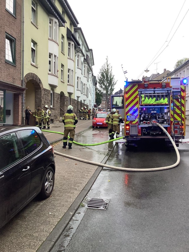 FW Mettmann: +++ Wohnungsbrand, Mehrere Personen gerettet +++