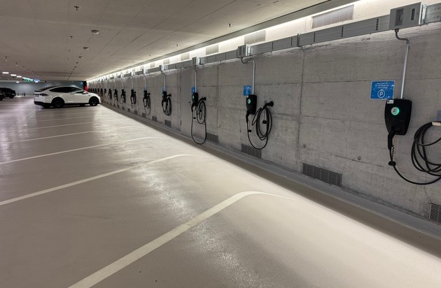 Touring Club Schweiz/Suisse/Svizzero - TCS: In Zürich lädt es sich am besten, St. Gallen fällt ab - Der TCS testet 40 Parkhäuser für E-Autos