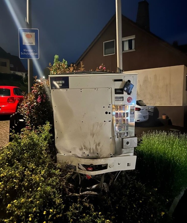 POL-SO: Zwei Zigarettenautomaten gesprengt