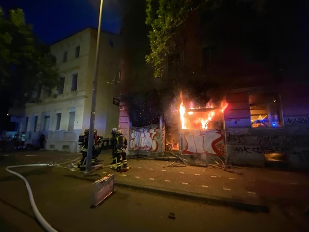 FW-DO: Feuer in einer KFZ-Werkstatt in Dortmund Mitte-Nord