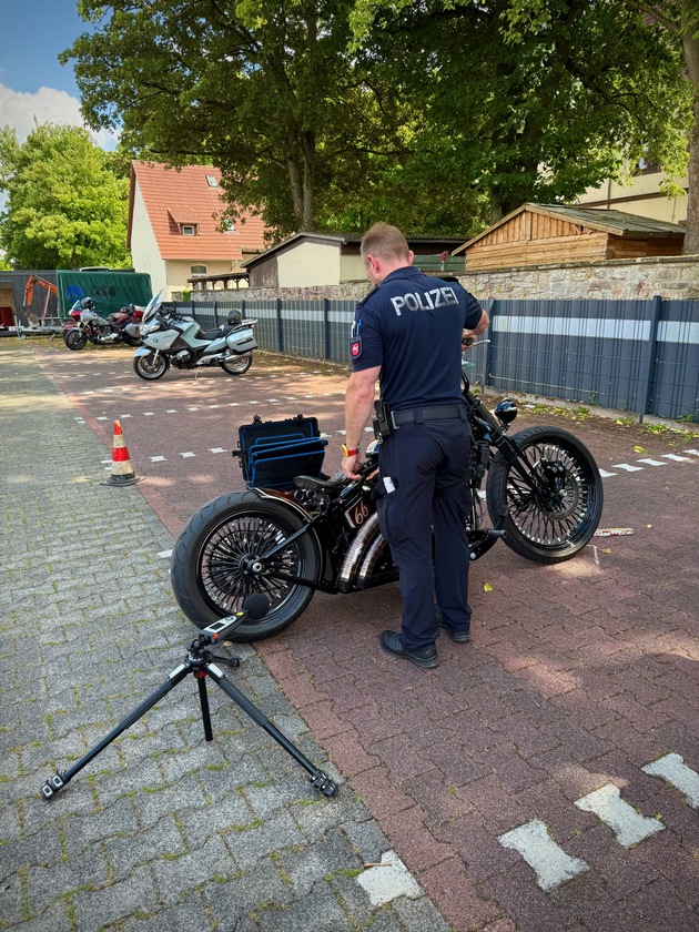 POL-HM: Motorradkontrollen im Bereich Lauenförde/ Meinbrexen