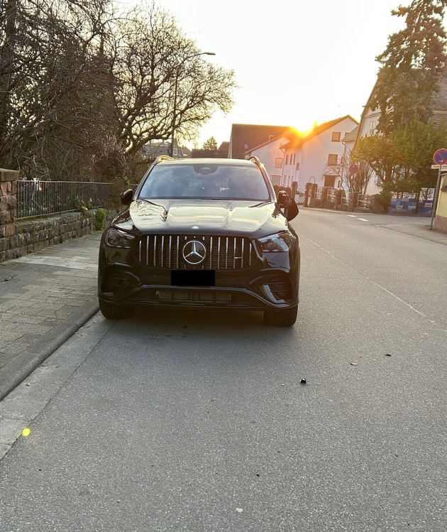 POL-PDLD: Zeugenaufruf nach Verkehrsunfallflucht