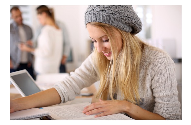 Einkommensabsicherung: Nach Studienabschluss an BU-Schutz denken