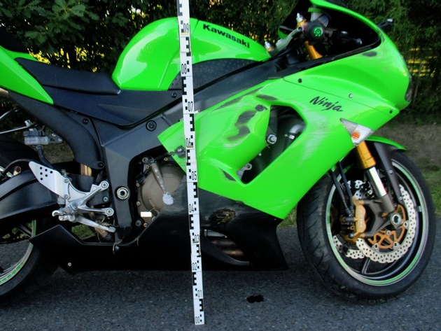 POL-ME: 23-jähriger Motorradfahrer bei Überholvorgang schwer verletzt - Heiligenhaus - 2007168