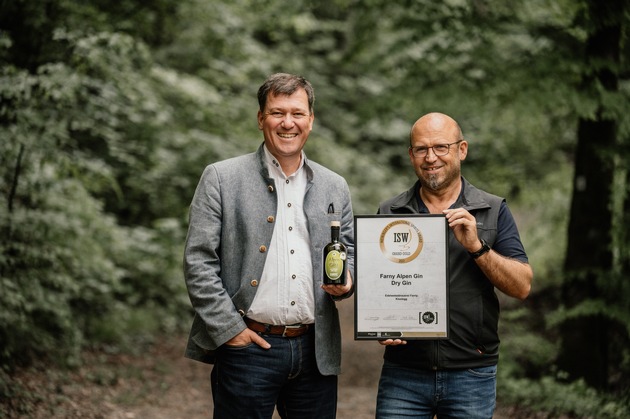 Der beste nationale Dry Gin 2022 kommt aus dem Allgäu / Große Goldmedaille im International Spirits Award für Farny Alpen-GIN Dry Gin