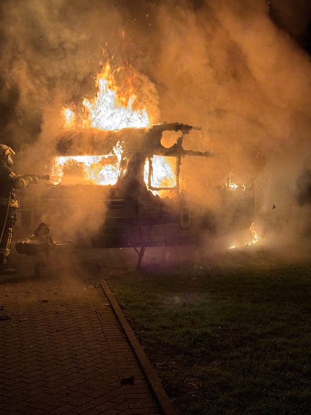 FW Datteln: Einsatz Kleingebäude