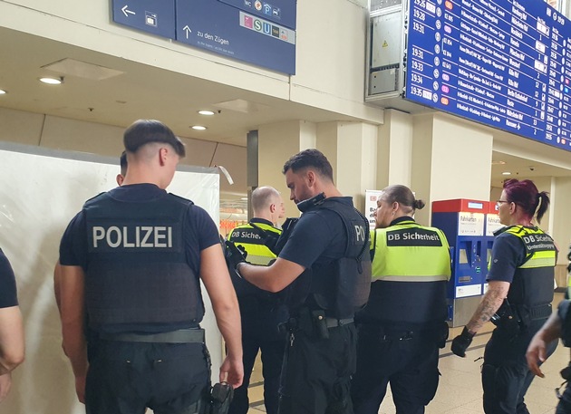 BPOLD-H: Großeinsatz der Bundespolizei am Hauptbahnhof Hannover: Zahlreiche Messer und gefährliche Gegenstände sichergestellt