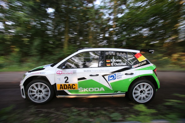 SKODA Pilot Kreim fährt scharfen Test für die ADAC Rallye Deutschland (FOTO)