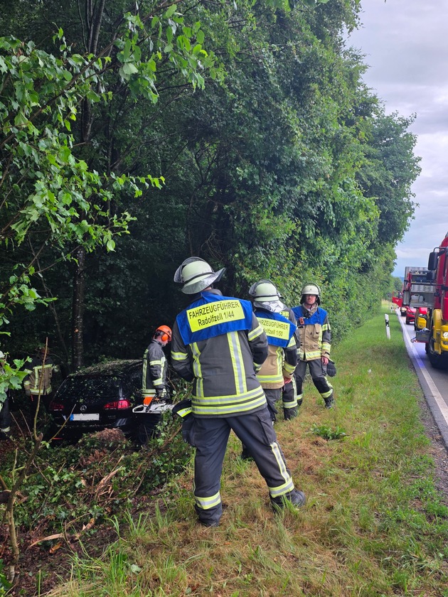 FW-Radolfzell: Verkehrsunfall zwischen Radolfzell und M&ouml;ggingen