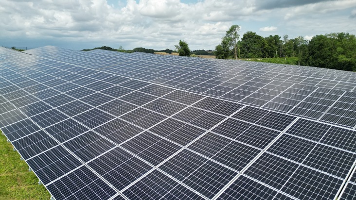 BLB - Bau- u. Liegenschaftsbetrieb NRW: Größte Photovoltaik-Anlage des Landes Nordrhein-Westfalen/Erster landeseigener Solarpark geht in Betrieb