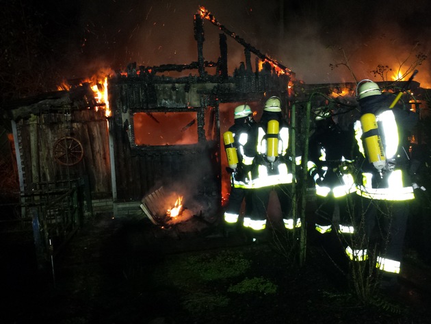 FW-E: Gartenlaube wurde Raub der Flammen