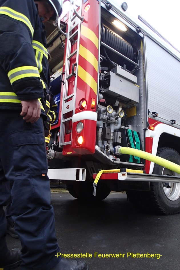 FW-PL: Maschinenbrand in Industriebetrieb im OT Stadtmitte schnell gelöscht