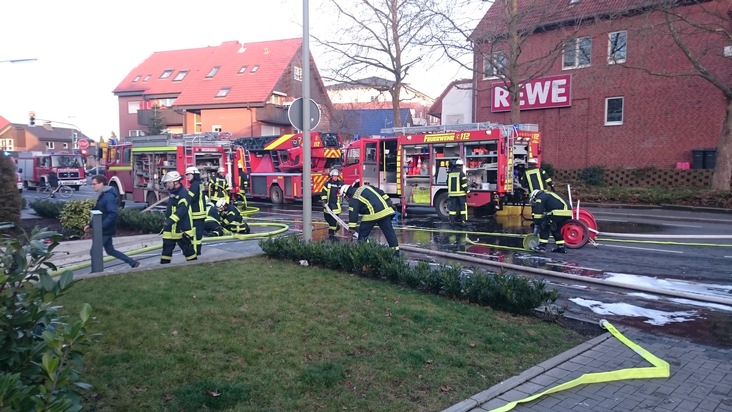 FW-WRN: PKW-Brand in Tiefgarage