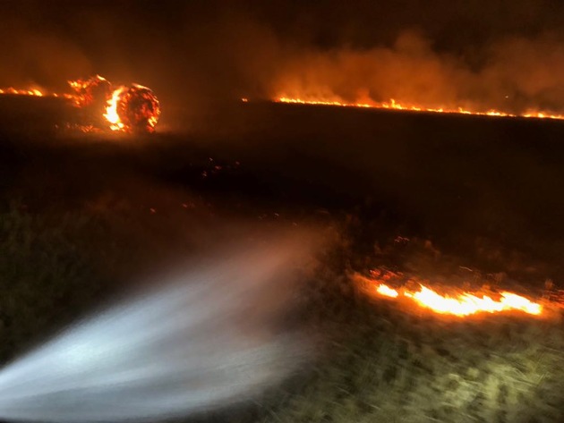 FW-EN: Zeitgleiche Meldung von zwei örtlich getrennten Flächenbränden hielten die Feuerwehr Ennepetal in Atem.