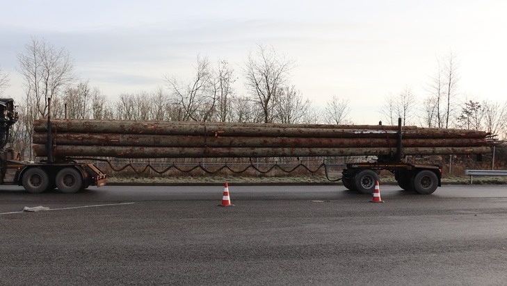 POL-PPTR: Erschreckendes Ergebnis bei Kontrollen von Holztransporten