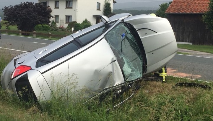 FW Lügde: Ölschaden nach VU