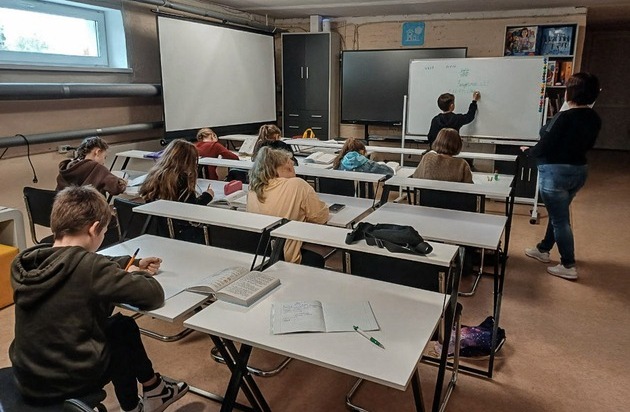 SOS-Kinderdörfer weltweit e.V.: Bildungslücken ukrainischer Kinder in Frontgebieten immer größer / Zum 3. Jahrestag des Krieges warnen die SOS-Kinderdörfer vor einer Bildungskatastrophe