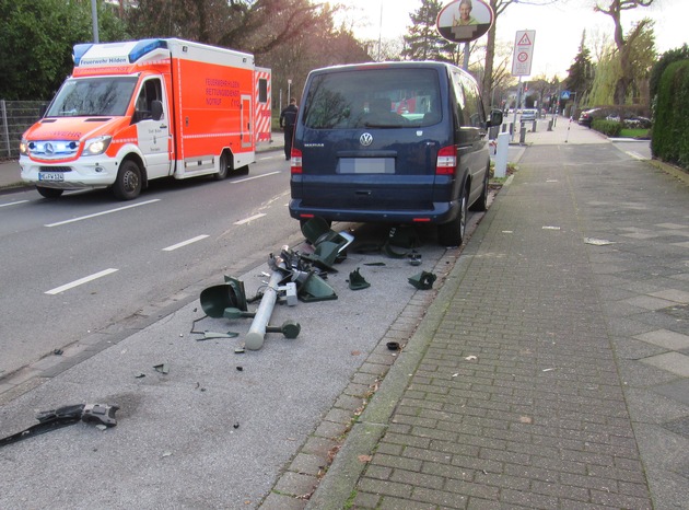 POL-ME: Schwerer Verkehrsunfall auf der Gerresheimer Straße - Hilden - 2001083