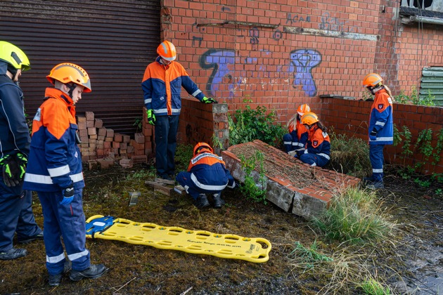 FW Ratingen: Große Jahresübung 2025 der Jugendfeuerwehr Ratingen