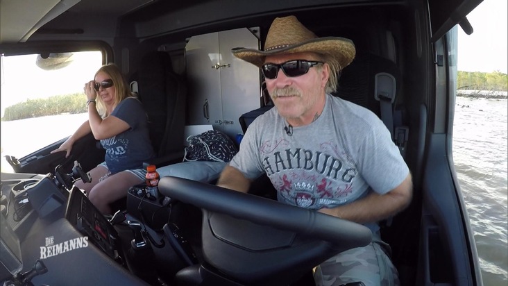 Zu viert auf zwölf Quadratmetern durchs Outback: Eine neue Doppelfolge von &quot;Die Reimanns - Ein außergewöhnliches Leben&quot; bei RTL II