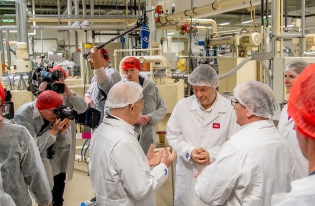 Viba sweets GmbH: Vizekanzler Robert Habeck zu Besuch in Thüringen bei Viba sweets in Floh-Seligenthal