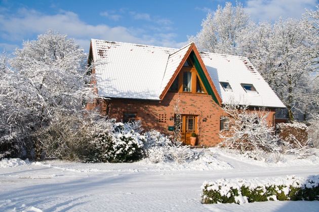 Sicher durch die kalte Jahreszeit - So kommt das Eigenheim gut durch den Winter