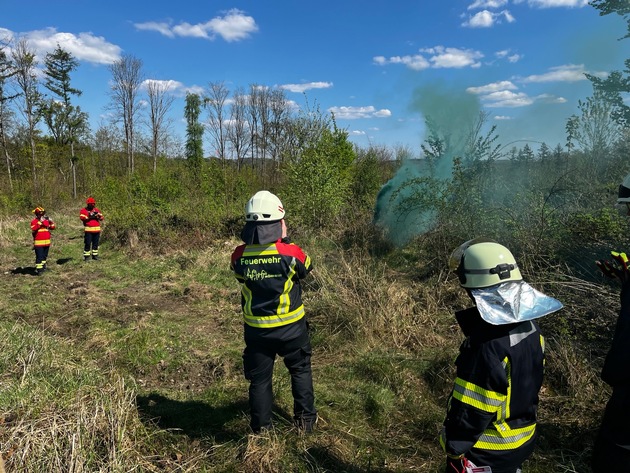 FW Kreis Soest: Seminar &quot;Einheitsführer im Vegetationsbrand&quot; von Firma FireToolBox - 60 Führungskräfte werden in Möhnesee an 2 Tagen geschult