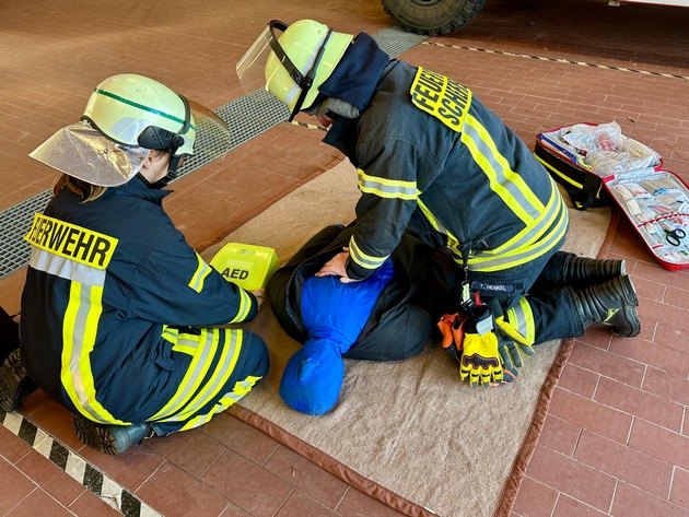 FW Hünxe: Erfolgreicher Abschluss der Grundausbildung - 33 neue Einsatzkräfte für die Feuerwehren Hünxe und Schermbeck