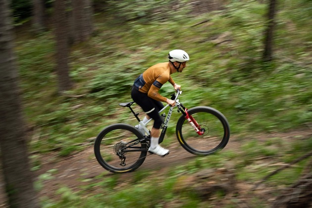 Unsere Wege sind für alle da: Nino Schurter wirbt für Fairtrail Graubünden