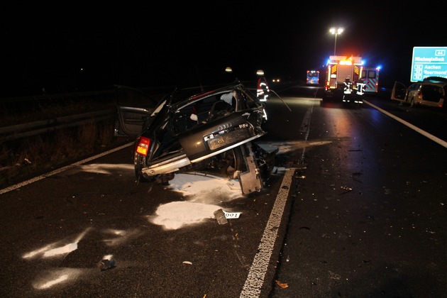 POL-D: Willich - A 44 - Reifenpanne wird alkoholisiertem Audi-Fahrer zum Verhängnis - Drei Schwerverletzte