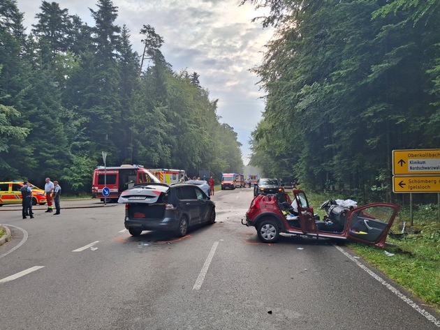 KFV-CW: Tödlicher Verkehrsunfall in Oberreichenbach / Fahrzeuge kollidieren auf Kreuzung