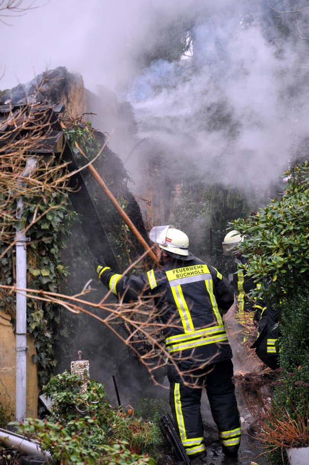 POL-WL: Frau stirbt bei Feuer in Wohnhaus