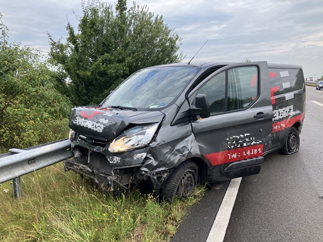 POL-STD: Vier leicht Verletzte und hoher Sachschaden bei Unfall auf der Autobahn 26
