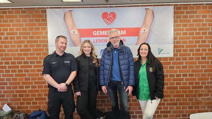 POL-CUX: 2. Blutspenden- und Typisierungsaktion verschiedener Behörden und Institutionen im Landkreis Cuxhaven - rund 130 Teilnehmende (Fotos im Anhang)