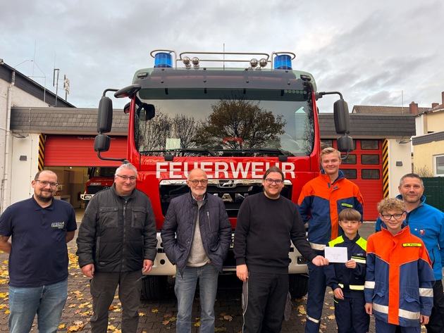 FW-AR: Spenden für den Feuerwehr-Nachwuchs in Herdringen und Oeventrop