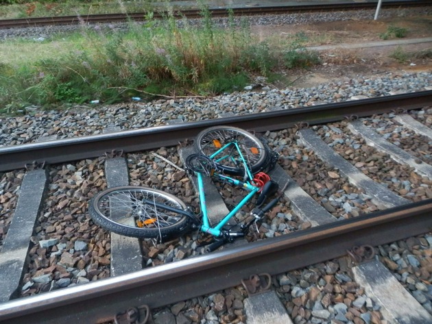 BPOLI C: Gefährlich - Fahrräder verlassen im Gleisbereich gefunden