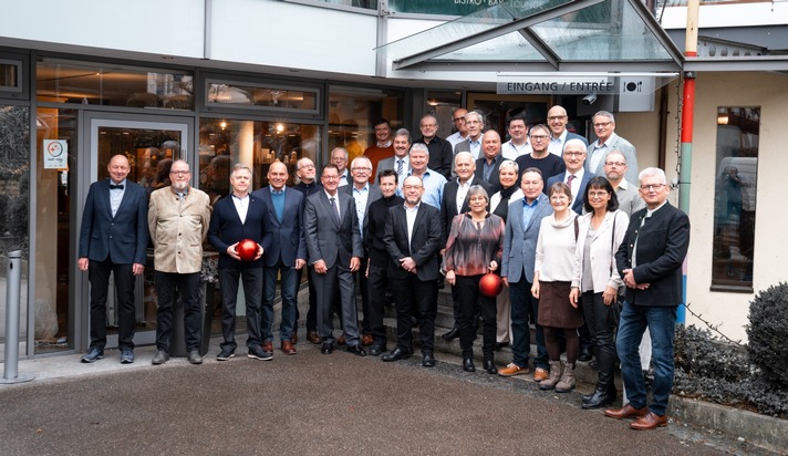 Tradition der Wertschätzung: Optima ehrt Jubilare und Ruheständler