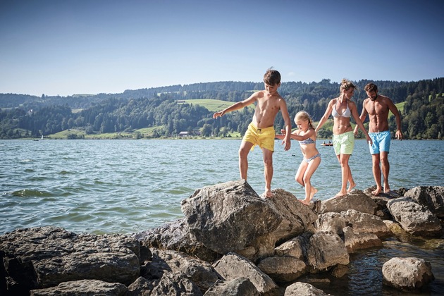 Tiersafari, Yoga am Berg oder genussvolle Segeltouren auf dem Großen Alpsee - Ferientipps aus dem Allgäu.