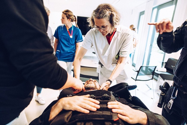 Klinikum Stuttgart und Polizeipräsidium Stuttgart trainieren gemeinsam den Notfall